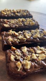 Hazelnut crunch brownies - Image 2